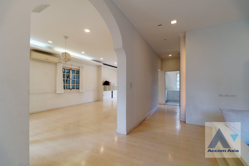 รูป 🔼🔽 AccomA 📩 Spacious 3-story townhouse with lush green space for rent in garden compound with pool (AA16507) - รูปที่ 11/20