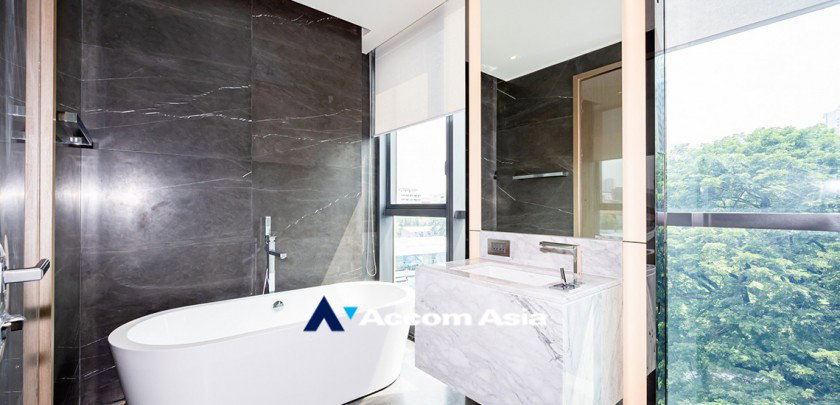 รูป 🔼🔽 AccomA 📩 Chic condominium with warm finishes and skyline view (AA33301) - รูปที่ 14/18