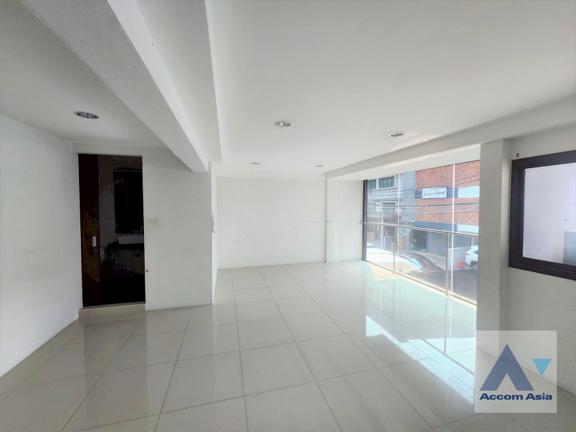 รูป 🔼🔽 AccomA 📩 Home Office,Pet friendly 4 BR Townhouse @Townhouse at Sukhumvit (AA27546) - รูปที่ 6/10