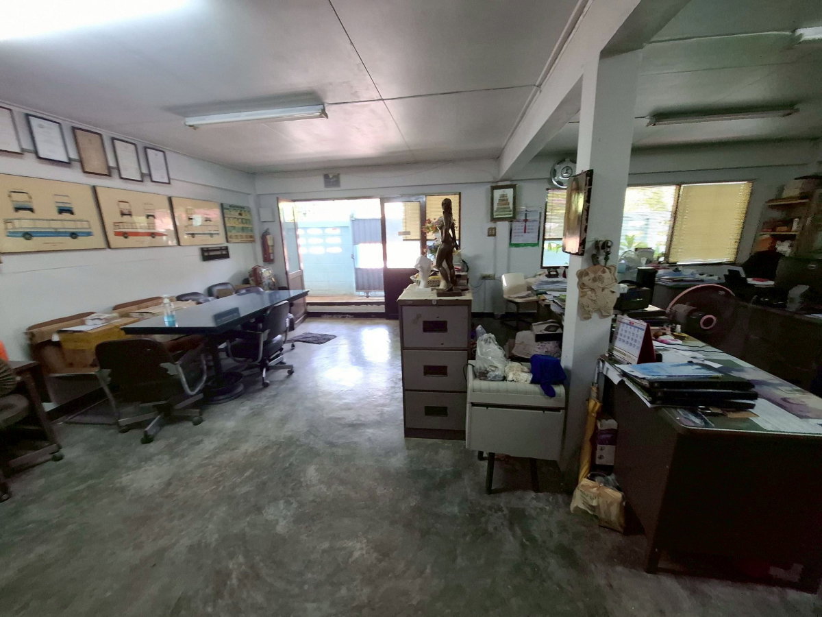 รูป อาคารโกดัง พร้อมสิ่งปลูกสร้าง ไกล้ BTS สายสีเขียว (สถานีปากน้ำ) เทศบาลนครสมุทรปราการ ตำบลปากน้ำ สมุทรปราการ ⚡ราคา 18,500,000 บาท⚡ - รูปที่ 39/49