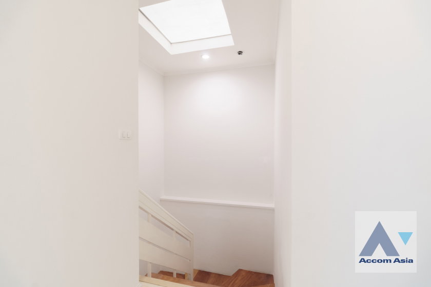 รูป 🔼🔽 AccomA 📩 Spacious 3-story townhouse with lush green space for rent in garden compound with pool (AA16507) - รูปที่ 18/20