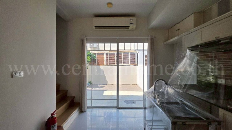 รูป ทาวน์โฮม 2 ชั้น วิลลาจจิโอ บางนา ซอยเอแบค บ้านสวยใหม่มาก พร้อมอยู่ ราคาถูก - รูปที่ 11/41