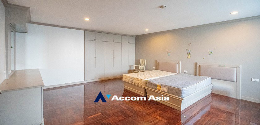 รูป 🔼🔽 AccomA 📩 Warm-tone condominium with built-in closets and open view balcony (28612) - รูปที่ 8/15