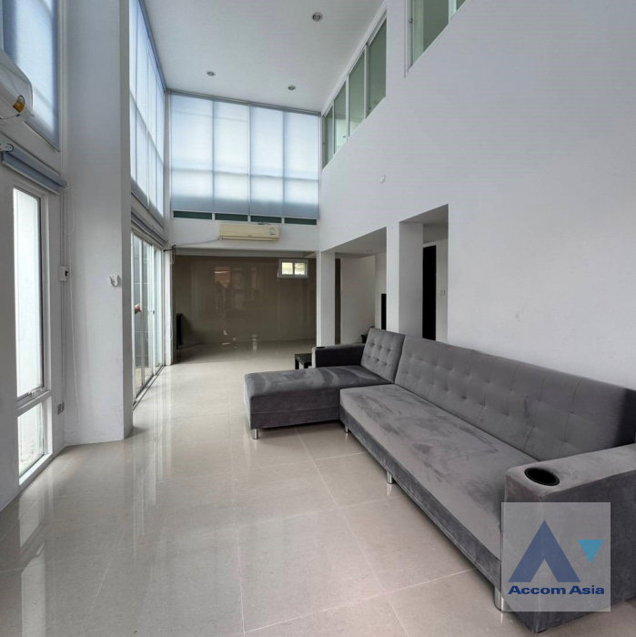 รูป 🔼🔽 AccomA 📩 Home Office 3 BR Townhouse in Khlong Tan Nuea (AA44798) - รูปที่ 2/20