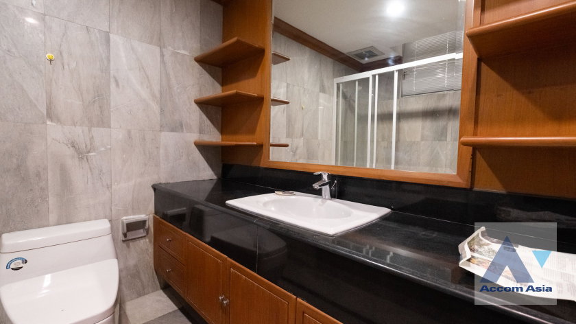 รูป 🔼🔽 AccomA 📩 Warm-tone condo with wooden interiors in Sukhumvit (AA29995) - รูปที่ 12/20