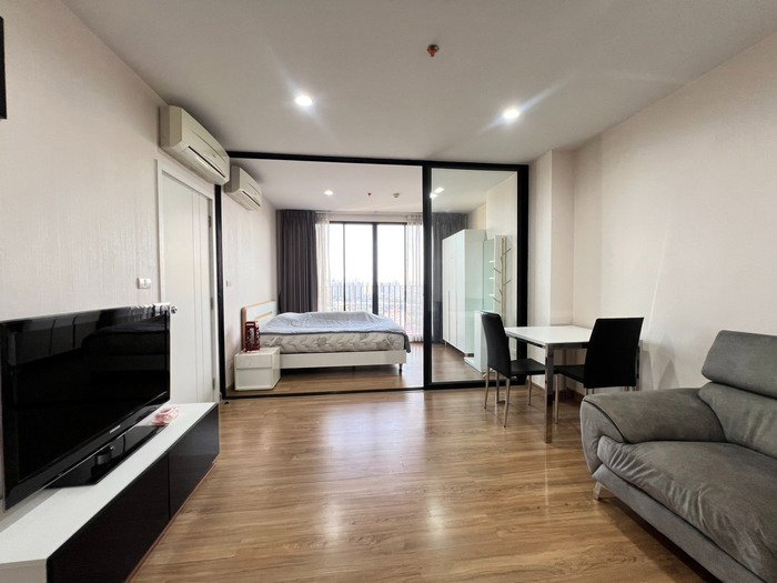 รูป 🎈🎈[เช่า] Condo The Tree Interchange 1Bed 36 ตรม.ตึก A ชั้น 24 แต่งครบ ติดห้างเกตเวย์บางซื่อ สนใจ Line ID: @atfirm🎈🎈 - รูปที่ 1/15