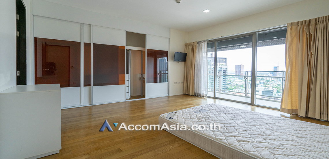 picture 🔼🔽 AccomA 📩 Spacious condo with balcony and city views at The Madison ( 1511356 ) - 6/11