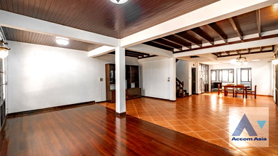 Houses for rent Soi Ekamai (Sukhumvit 63) : 🔼🔽 AccomA 📩 Pet friendly,Home Office 3 BR House in Phra Khanong Nuea (2314026)