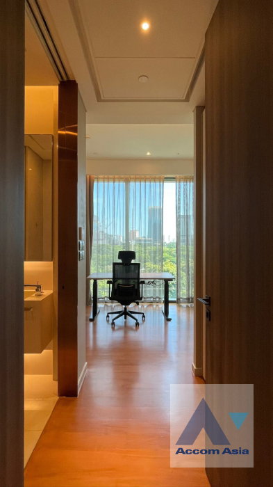 picture 🔼🔽 AccomA 📩  2 BR Condominium @Sindhorn Tonson (AA32220) - 12/20
