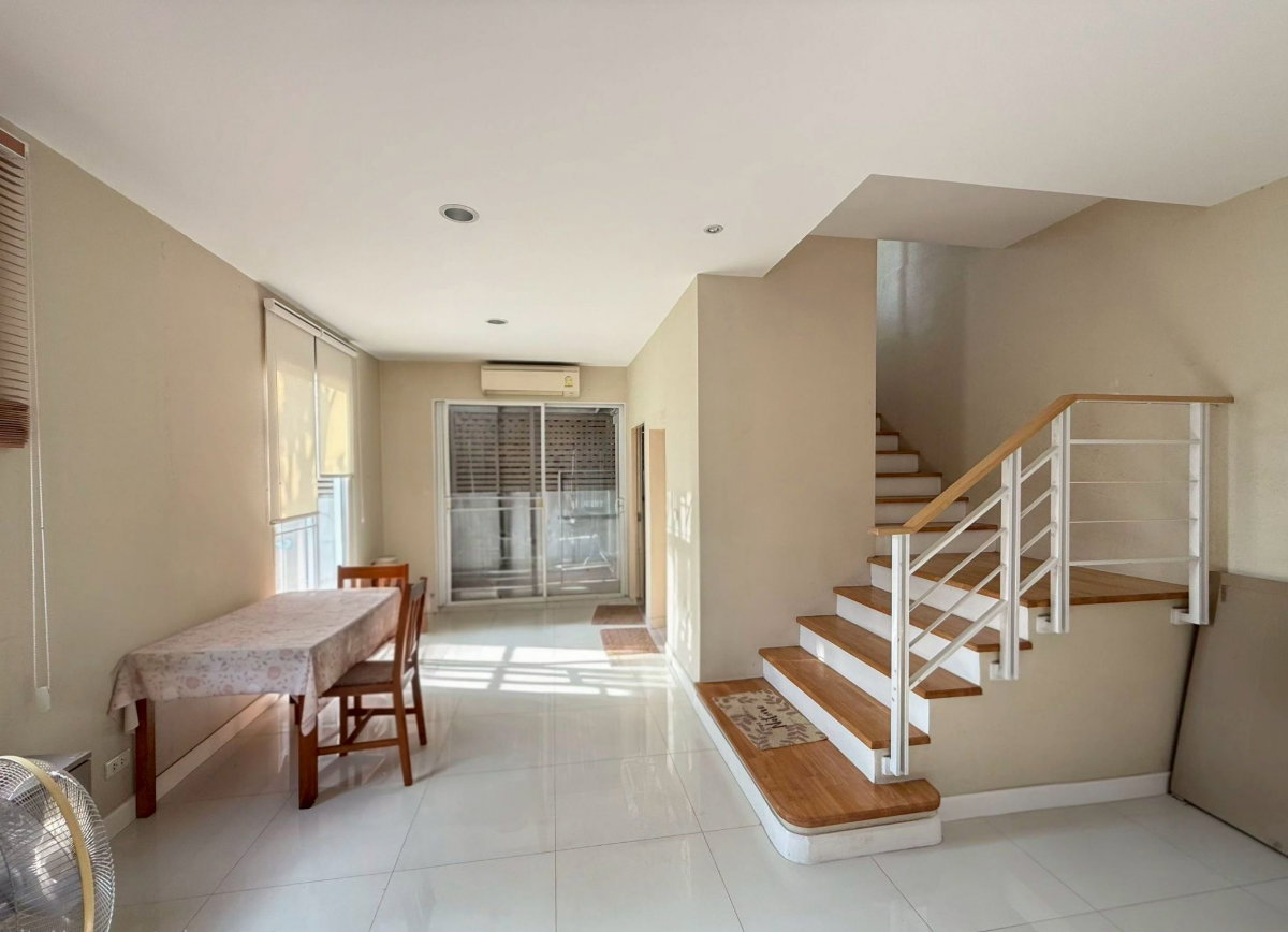 รูป HR3363ให้เช่าทาวน์โฮม 3 ชั้น "บ้านกลางเมือง เกษตร–นวมินทร์ หลังมุม พื้นที่ข้างบ้านกว้าง โปร่งสบาย - รูปที่ 9/17