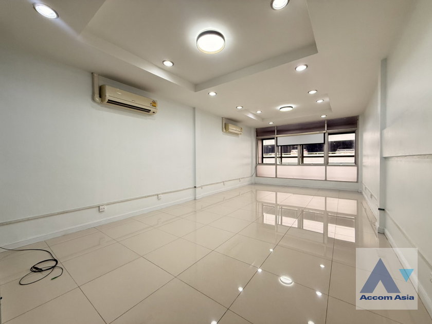รูป 🔼🔽 AccomA 📩 Newly renovated Homeoffice 3.5 story - Next to Sirinrat & Monarom Building - รูปที่ 11/20