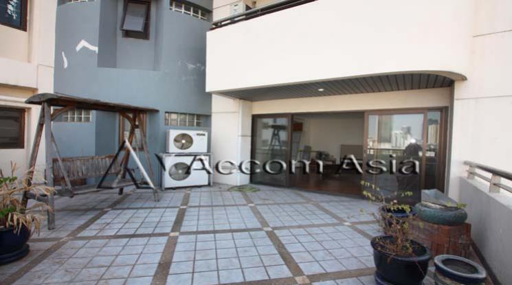 picture 🔼🔽 AccomA 📩 Wood-accented condominium with wide balcony and natural light (26341) - 8/9