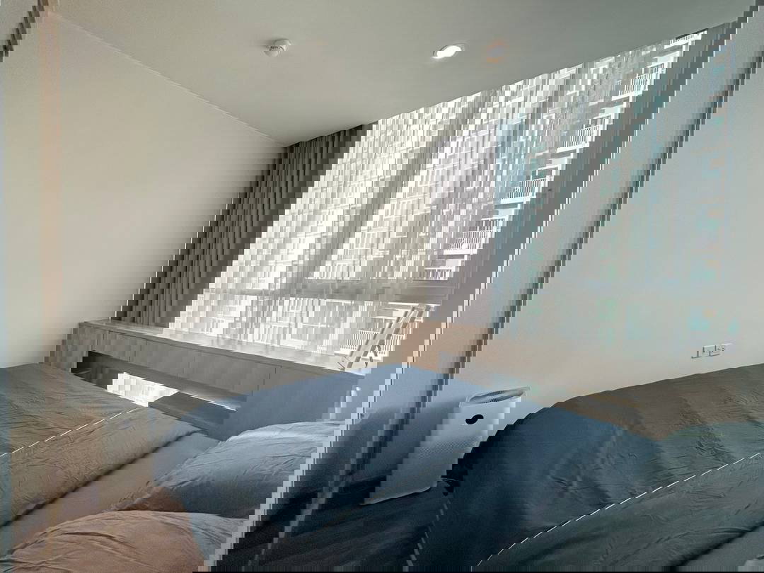 รูป ให้เช่า โนเบิล รีวอลฟ์ รัชดา 2 🍁 ใกล้ MRT ศูนย์วัฒนธรรม 🍁 เฟอร์นิเจอร์ครบ ลากกระเป๋าเข้าอยู่ได้เลย 🍁 ค่าเช่า 16,500  เท่านั้น🍁 ห้องแต่งสวยมาก  - รูปที่ 10/12