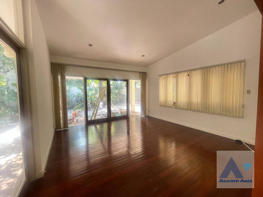 picture 🔼🔽 AccomA 📩 Home Office 3 BR House in Klong Tan (90248) - 11/20