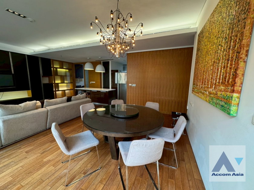 รูป 🔼🔽 AccomA 📩 Elegant condo with warm tones and built-in features (1512069) - รูปที่ 5/20