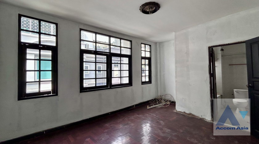 picture 🔼🔽 AccomA 📩 Home Office 5 BR Townhouse in Khlong Tan Nuea (AA45071) - 18/20
