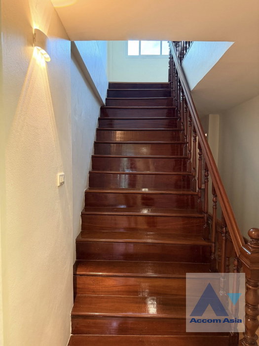 รูป 🔼🔽 AccomA 📩 Home Office 4 BR Townhouse in Yan Nawa (AA45870) - รูปที่ 10/20