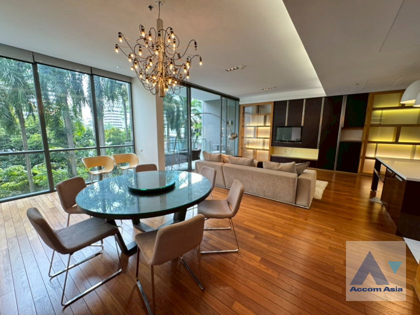 รูป 🔼🔽 AccomA 📩 Elegant condo with warm tones and built-in features (1512069) - รูปที่ 2/20
