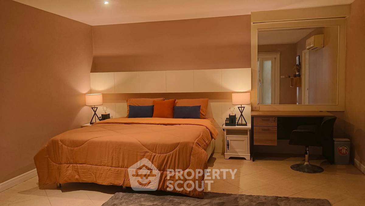picture 3-BR Condo at Executive Residence 4 close to Phratamnak (ID 2577774) - 12/16