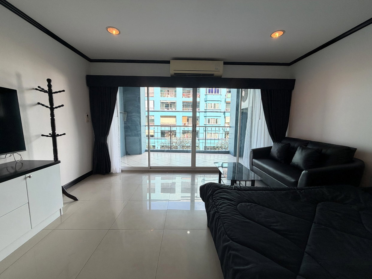รูป 1 Bedroom Condo for Sale at Platinum Suites in Thepprasit Pattaya - รูปที่ 2/17