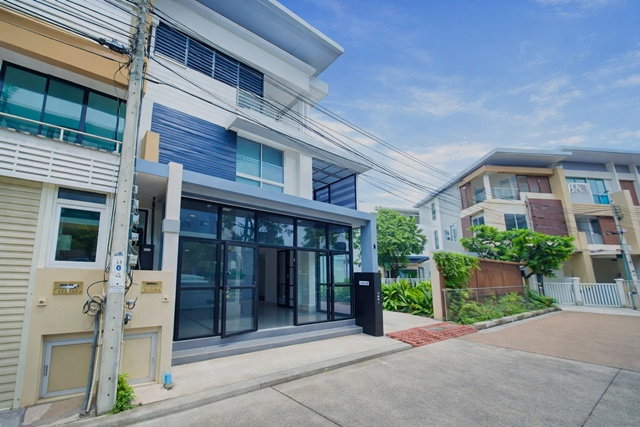 รูป ทาวน์โฮม 3 ชั้นหลังมุม 3 นอน 4 น้ำ ป.ป.ท. ใกล้เซ็นทรัล แจ้งวัฒนะ 550 ม. MRTแจ้งวัฒนะ ปากเกร็ด28 500 ม. 38ตร.ว. 380ตร.ม. - รูปที่ 2/8