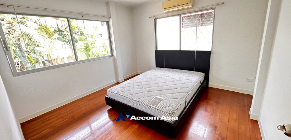picture 🔼🔽 AccomA 📩 Pet friendly,Private Swimming Pool 4 BR House in Phra Khanong Nuea (AA25133) - 14/20