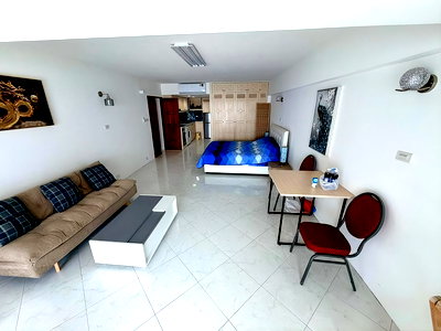 ขายคอนโด : Big Studio For Sale in Pattaya at Metro Jomtien Condotel