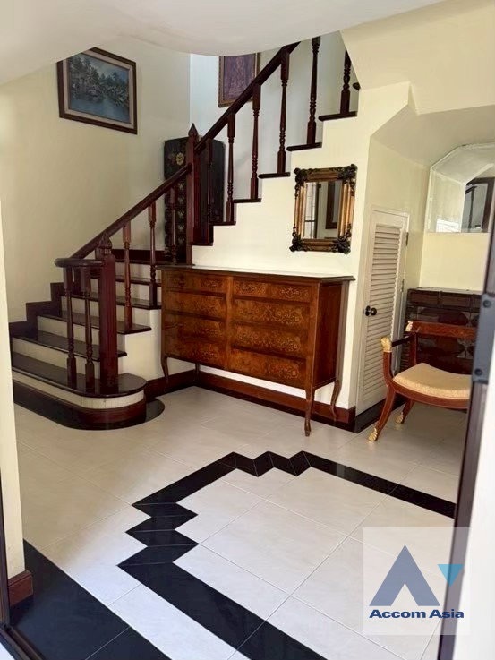 รูป 🔼🔽 AccomA 📩 Private Swimming Pool 2 BR House in Khwaeng Sam Sen Nai (AA42941) - รูปที่ 19/20