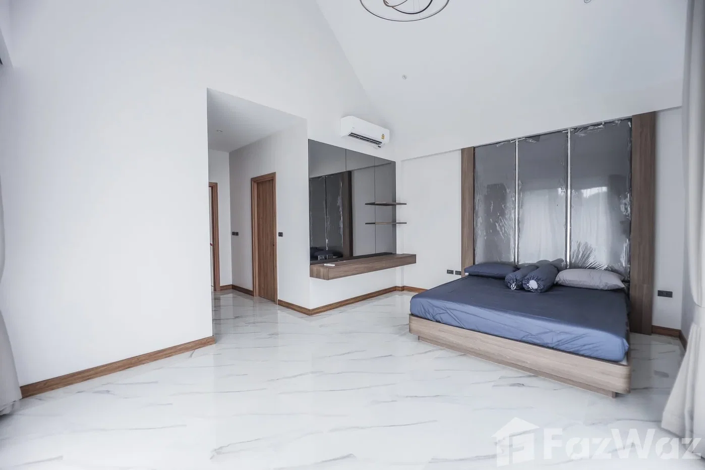 picture Stunnig Pool Villa for Sale 1990385 - 12/16