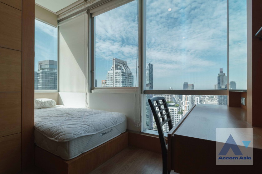 picture 🔼🔽 AccomA 📩 Warm wood-accented condo with full city view balcony (1521072) - 14/20