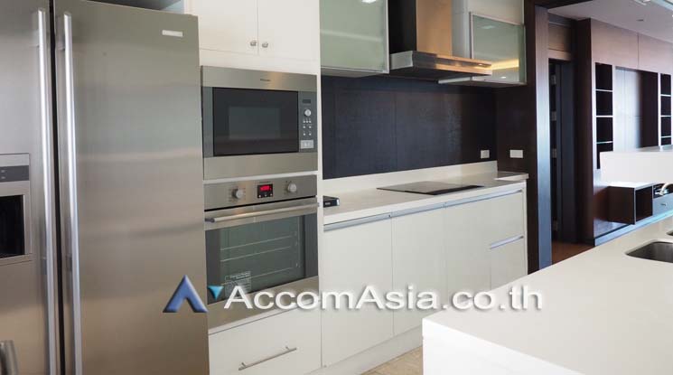 รูป 🔼🔽 AccomA 📩  Modern condominium with great natural light in Sathorn (AA17935) - รูปที่ 12/13