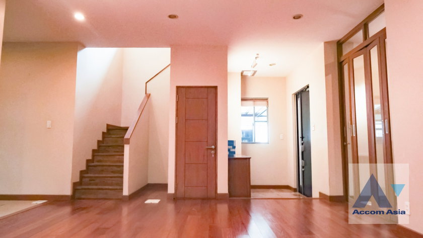 picture 🔼🔽 AccomA 📩 Pet friendly 3 BR House in Klong Tan (13000279) - 6/18