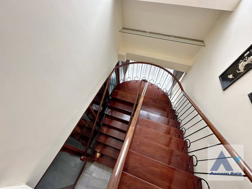 picture 🔼🔽 AccomA 📩 Penthouse,Duplex Condo,Big Balcony 3 BR Condominium @Ploenchit Terrace (AA45880) - 6/10