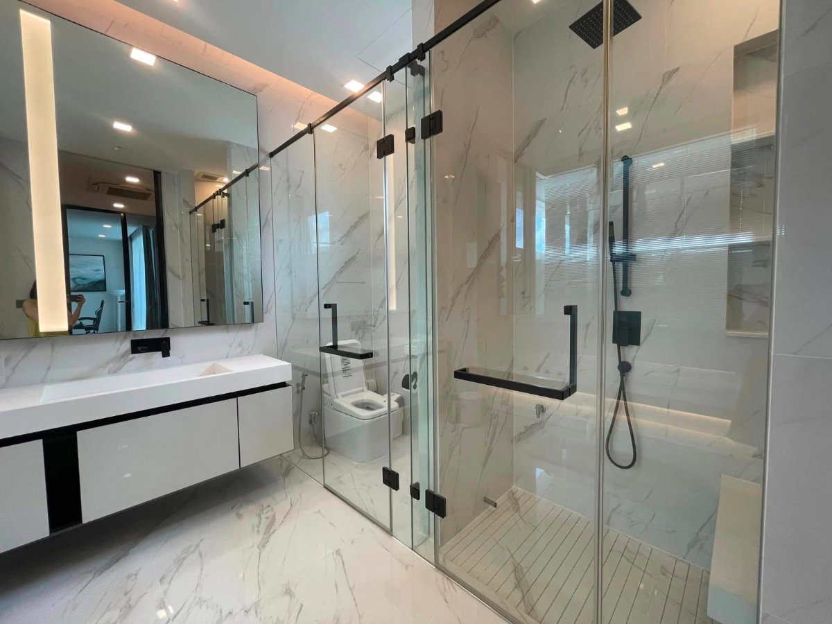 รูป ให้เช่าบ้านหรู วีเว่ เอกมัย รามอินทรา 4นอน และห้องแม่บ้าน - รูปที่ 3/11