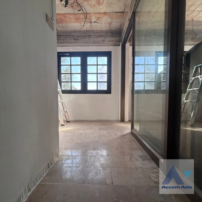 picture 🔼🔽 AccomA 📩 Home Office 5 BR Townhouse in Khlong Tan Nuea (AA45071) - 11/20