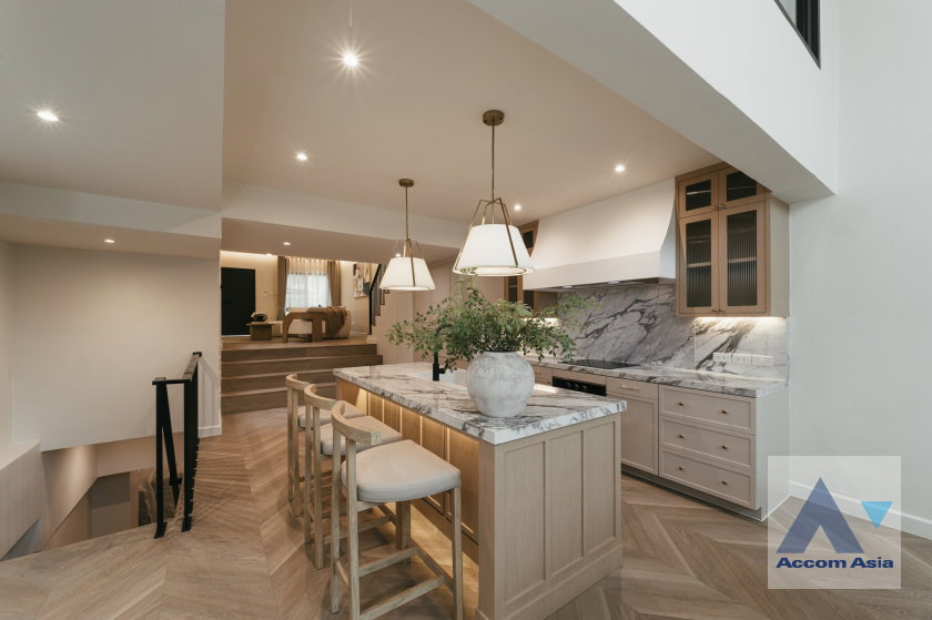 รูป 🔼🔽 AccomA 📩 Pet friendly,Newly renovated,Corner Unit 5 BR Townhouse @Regent 71 (AA43783) - รูปที่ 3/18