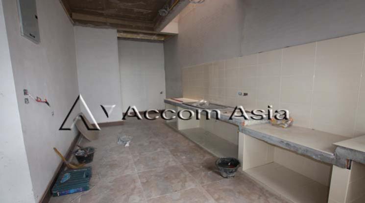 รูป 🔼🔽 AccomA 📩 Spacious house with large windows and renovation potential (1917732) - รูปที่ 6/9