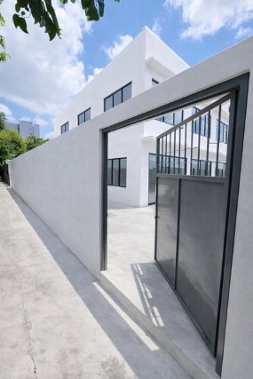 รูป Showrooms 6คูหา เดอะ แบงค็อก สาทร โกดังให้เช่า 2นอน 4ห้องน้ำ ใกล้ BTS สุรศักดิ์ 200ม. และ เซ็นทรัล บางรัก 550 ม. 160ตร.วา 822ตร.ม. - รูปที่ 7/8