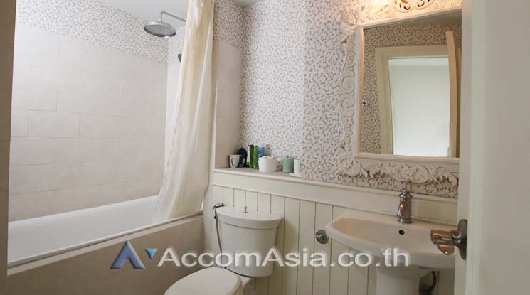 picture 🔼🔽 AccomA 📩 Bright condo with charming wood finishes at Tristan Condominium (AA14639) - 12/12