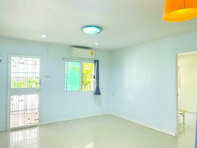 รูป บ้านเดี่ยวชั้นเดี่ยว 2 นอน 1 น้ำ 63 ตร.ม. รีโนเวทใหม่ เมืองขอนแก่น แฟรี่พลาซ่า 600 ม. บึงแก่นนคร 800 ม. วัดศรีนวล 900 ม. - รูปที่ 2/8