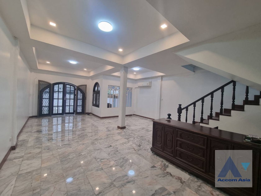 รูป 🔼🔽 AccomA 📩 Pet friendly 4 BR House @Ekkamai Villas (2520692) - รูปที่ 1/20