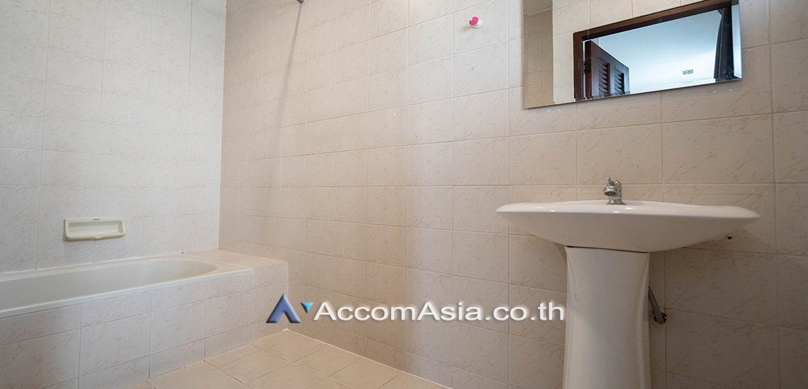 รูป 🔼🔽 AccomA 📩 Pet friendly 5 BR House @Ekkamai Villas (AA17168) - รูปที่ 16/17