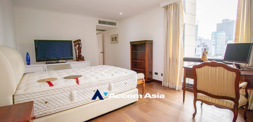 picture 🔼🔽 AccomA 📩 Spacious Classic Condo – Bright, Airy & Private Layout - 17/20