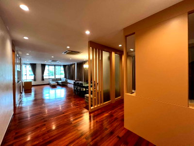 Condos for rent : LTH7190 – Acadamia Grand Tower FOR RENT 3 beds 2 baths size 162.77 Sq.M. Near Phrom Phong station ONLY 65k/month