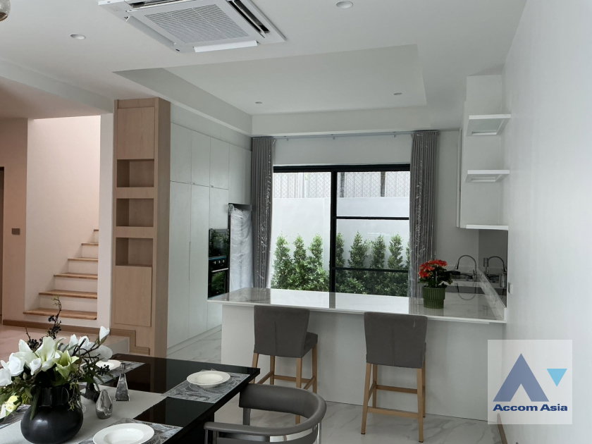 picture 🔼🔽 AccomA 📩 Fully Furnished 4 BR Townhouse in Khlong Tan Nuea (AA45144) - 2/15