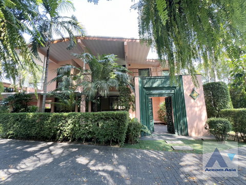 🔼🔽 AccomA 📩  Private residence with garden views in a serene safe neighborhood (27244)