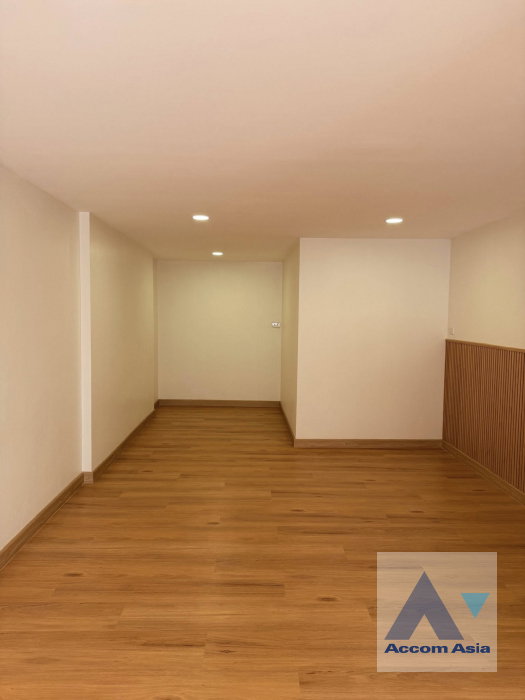 รูป 🔼🔽 AccomA 📩 Home Office 4 BR Townhouse in Yan Nawa (AA45870) - รูปที่ 12/20