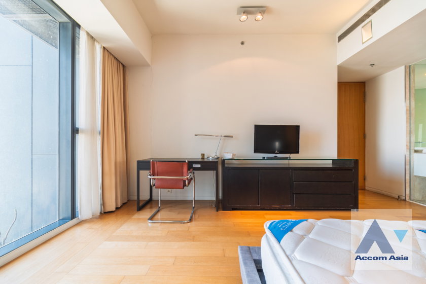 รูป 🔼🔽 AccomA 📩 Modern condo with glass walls and wooden built-ins (1518394) - รูปที่ 13/20