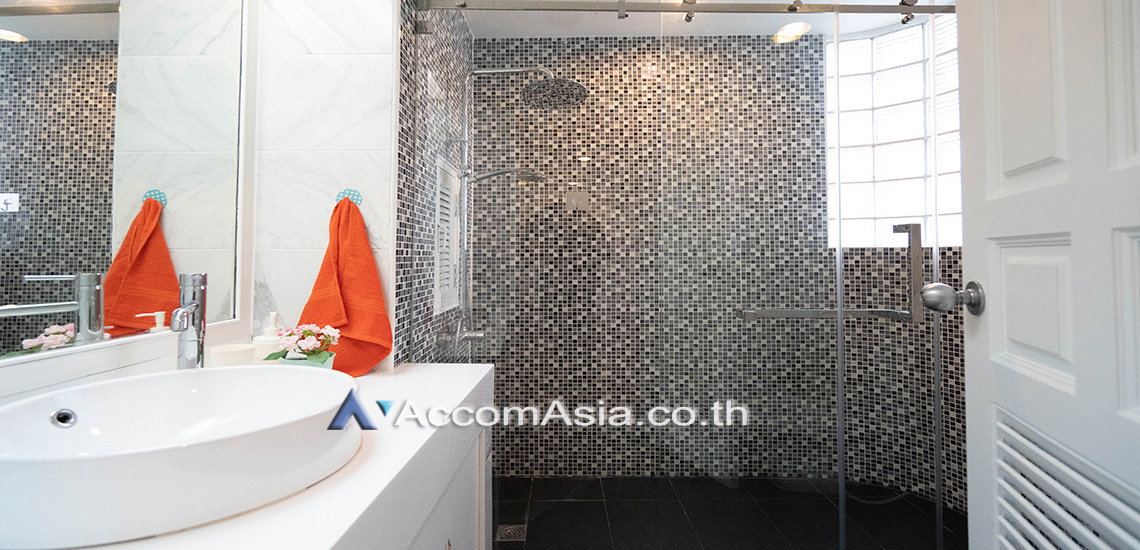 รูป 🔼🔽 AccomA 📩  Spacious house with light wood interiors and natural lighting in Sathorn (AA20501) - รูปที่ 14/19