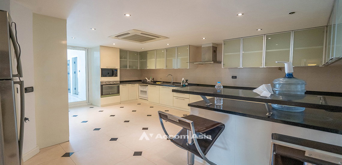 picture 🔼🔽 AccomA 📩 Modern light-toned condo with open terrace and built-in walk-in closet (21358) - 4/17